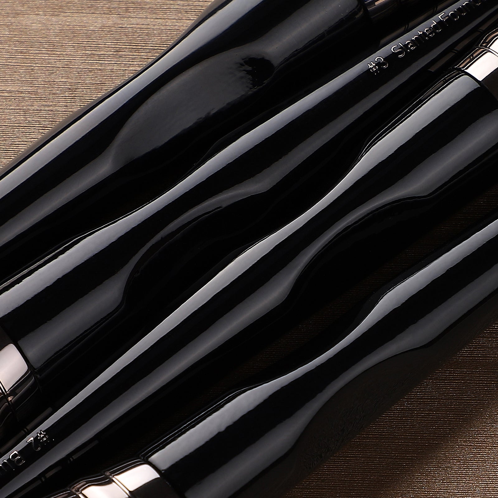 Black Swan Series - 21pcs Professional Makeup Brush Set