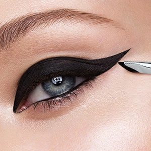 E865 SICKLE EYELINER BRUSH