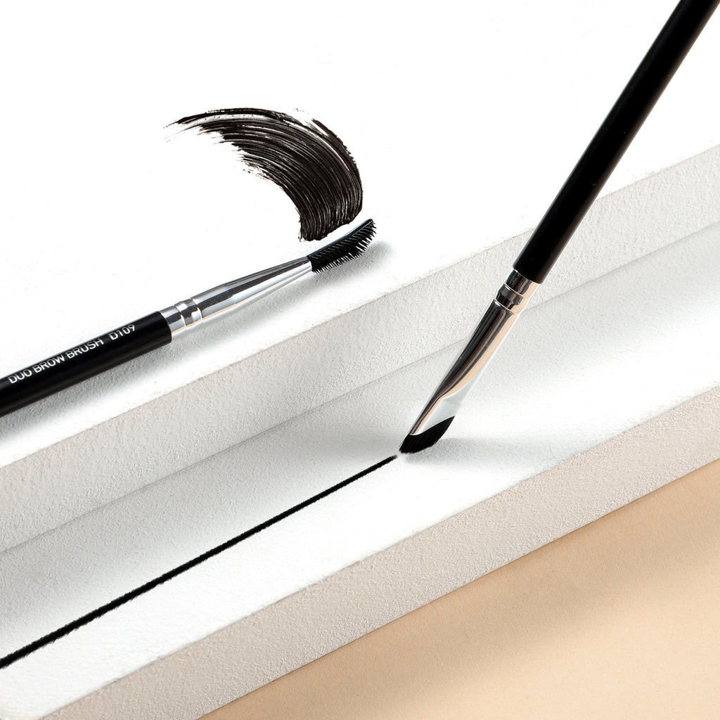 D109 Duo Brow Brush