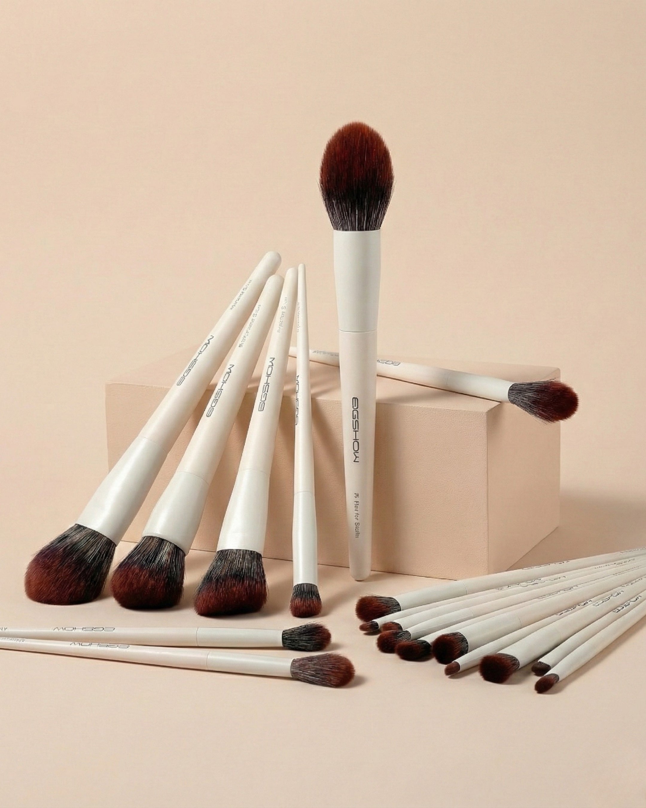 White Whisper - 18pcs Makeup Brush Kit