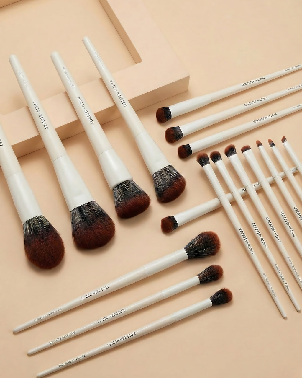White Whisper - 18pcs Makeup Brush Kit