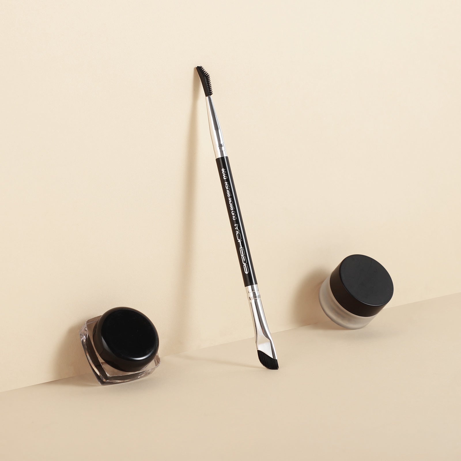 D109 Duo Brow Brush