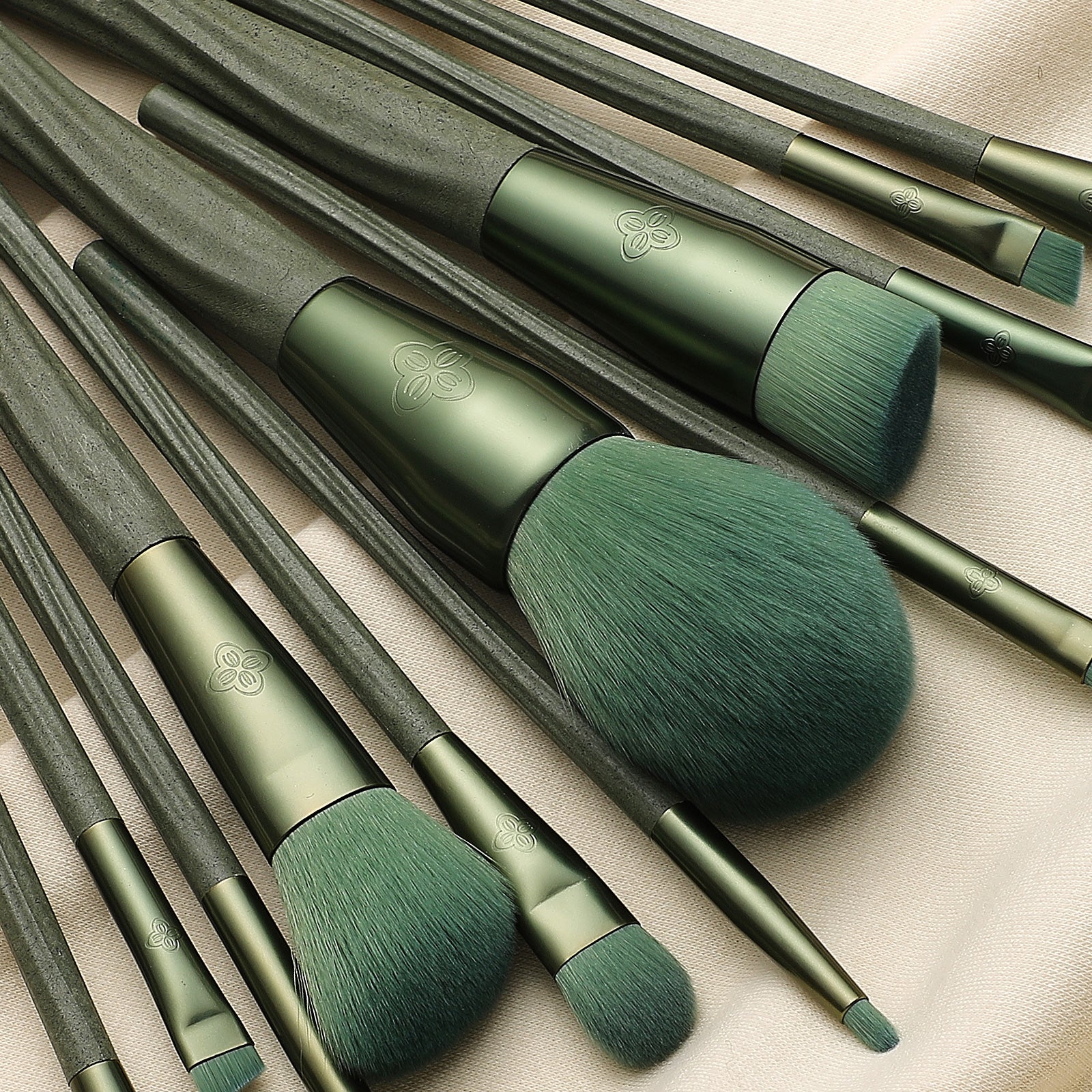 Sustainable Vegan Series - 12pcs EcoPro Tea Makeup Brush Kit