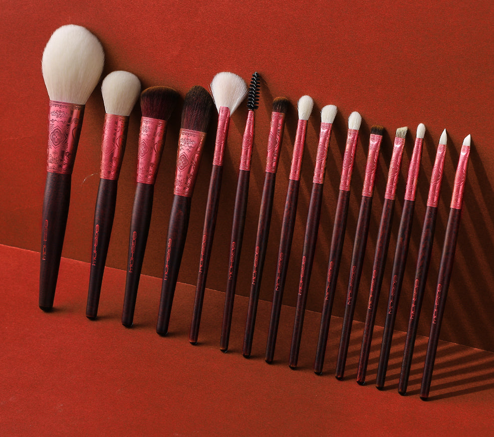 Aspara Red Splendid Series - 15pcs Makeup Brush Set