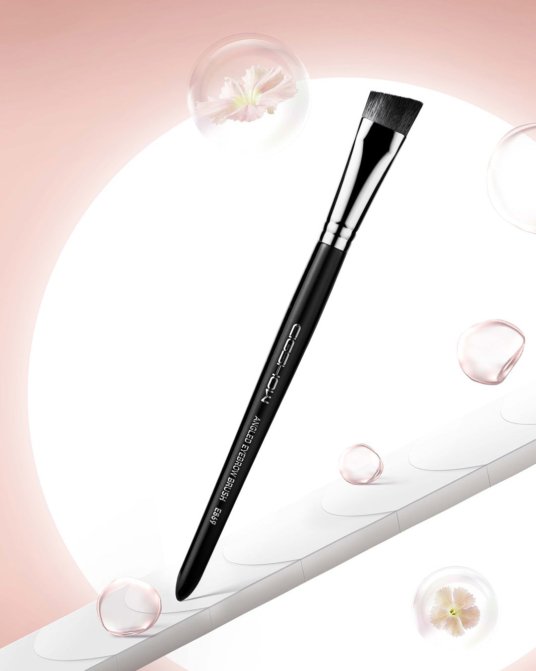 E869 LARGE ANGLED EYEBROW BRUSH