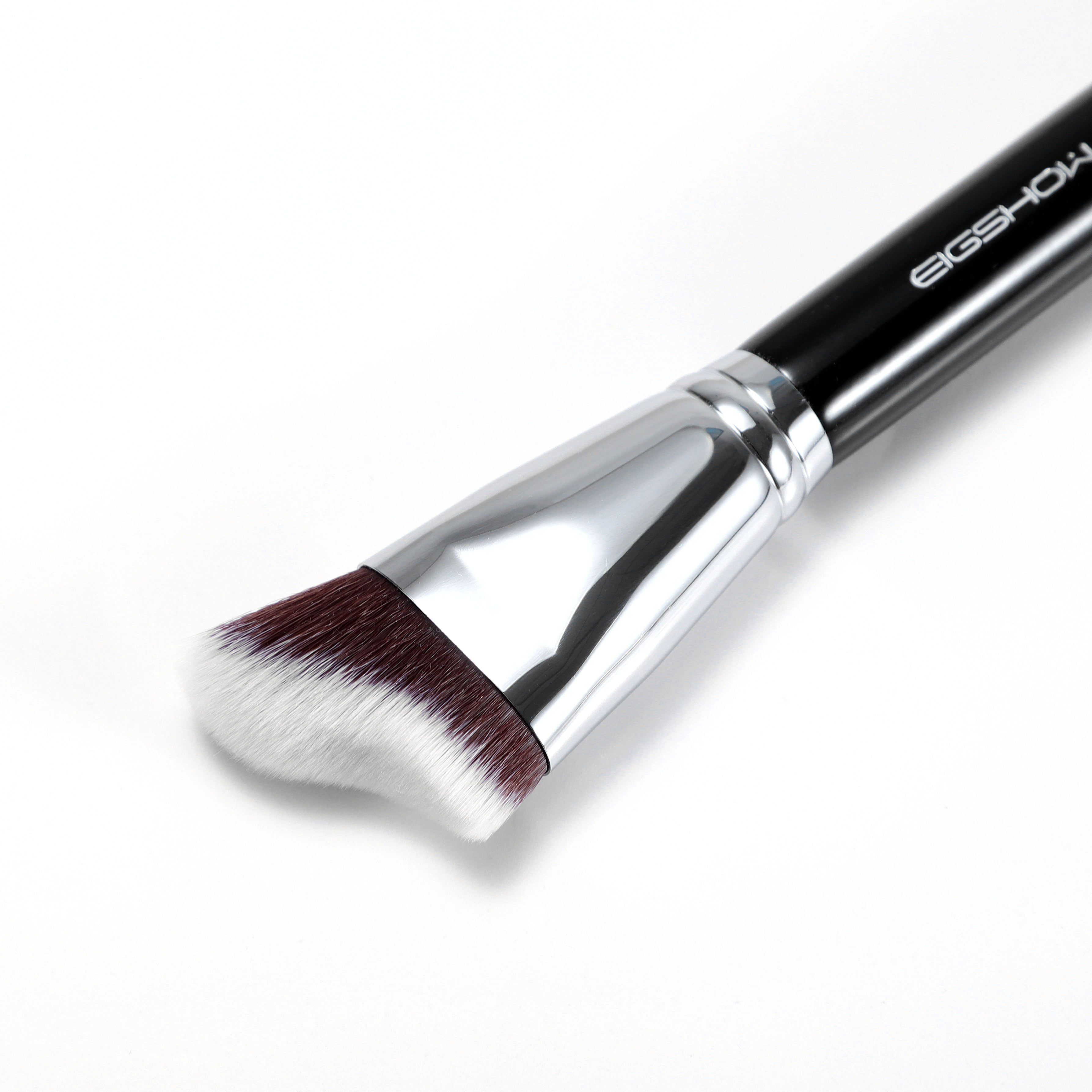 F659 - WAVE SHAPED FOUNDATION BRUSH