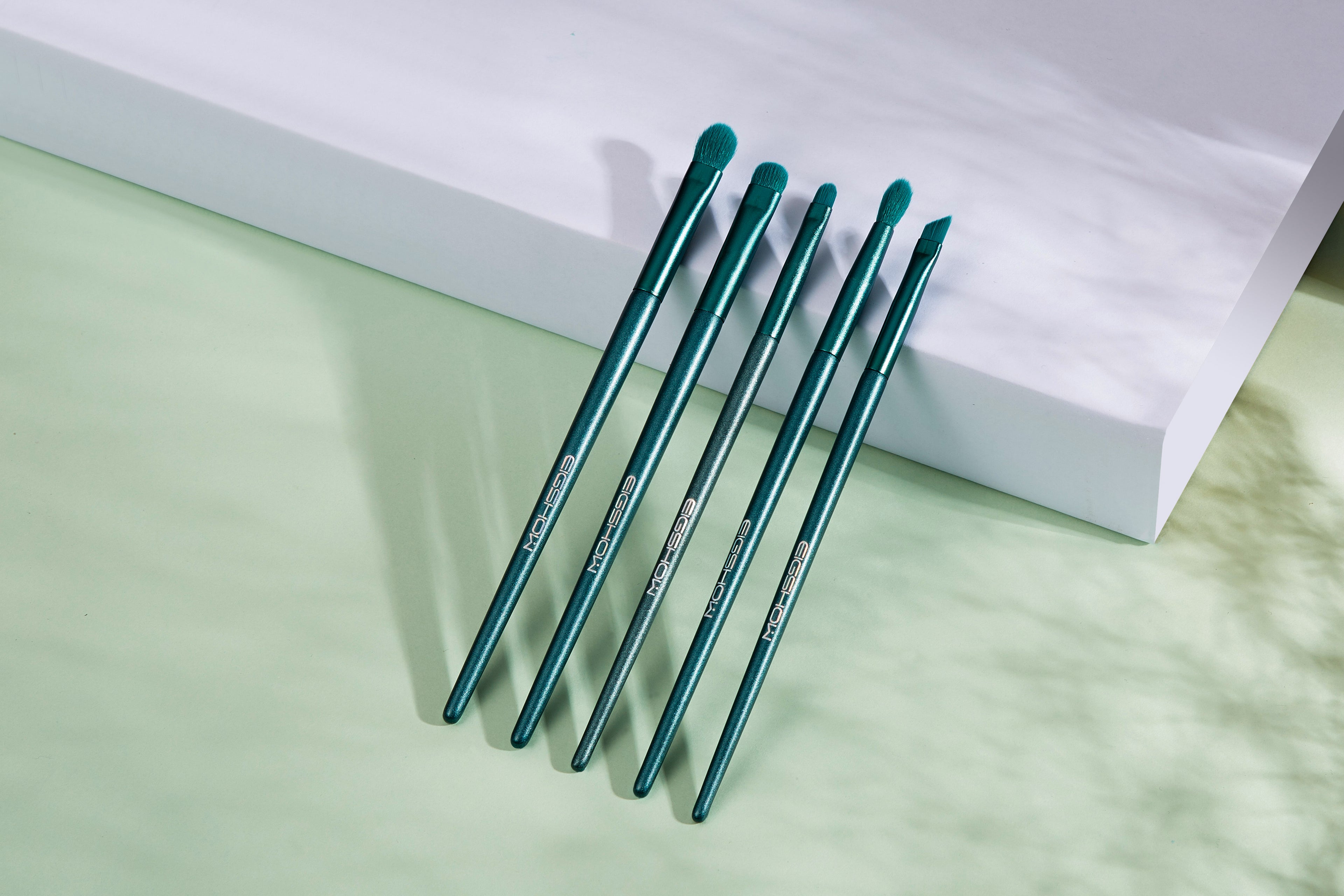 8pcs Jade Green Brush Kit with Cylinder