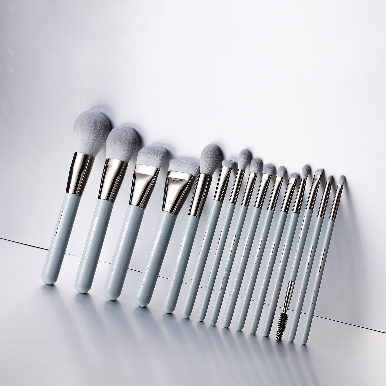 Jade Series – 15pcs Makeup Brush Kit – Baby Blue