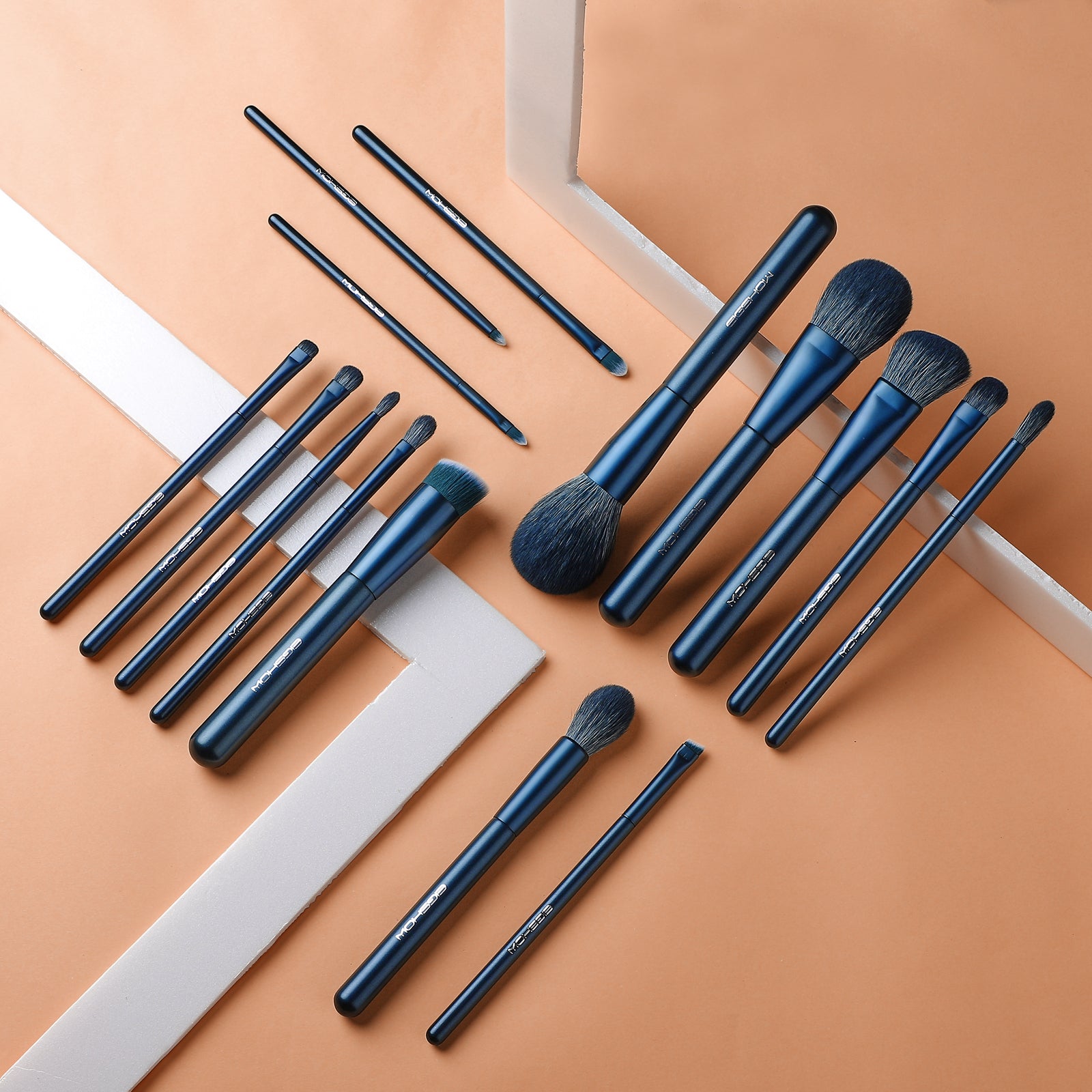 Jade Series – 15pcs Makeup Brush Kit – Tourmaline Blue