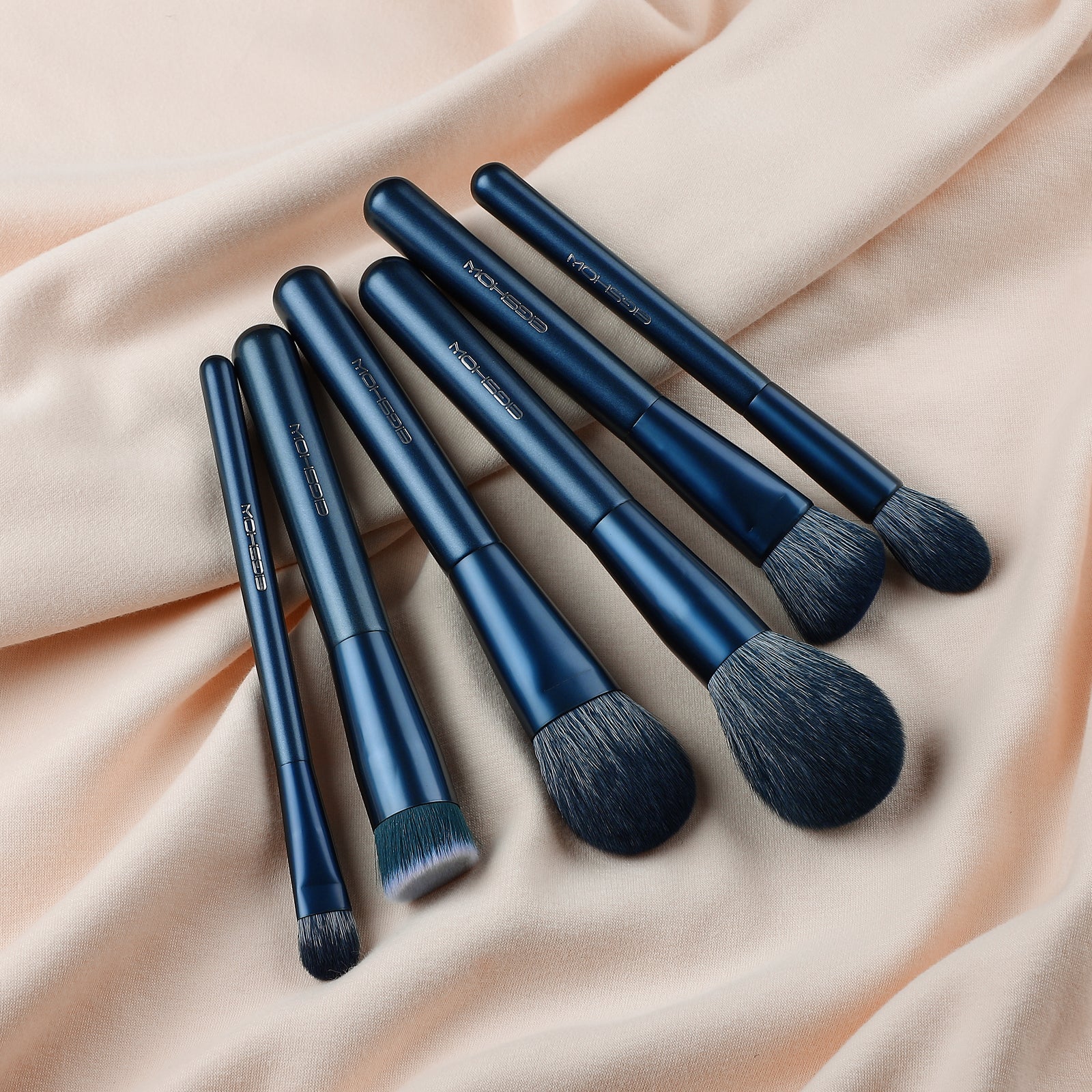 Jade Series – 15pcs Makeup Brush Kit – Tourmaline Blue