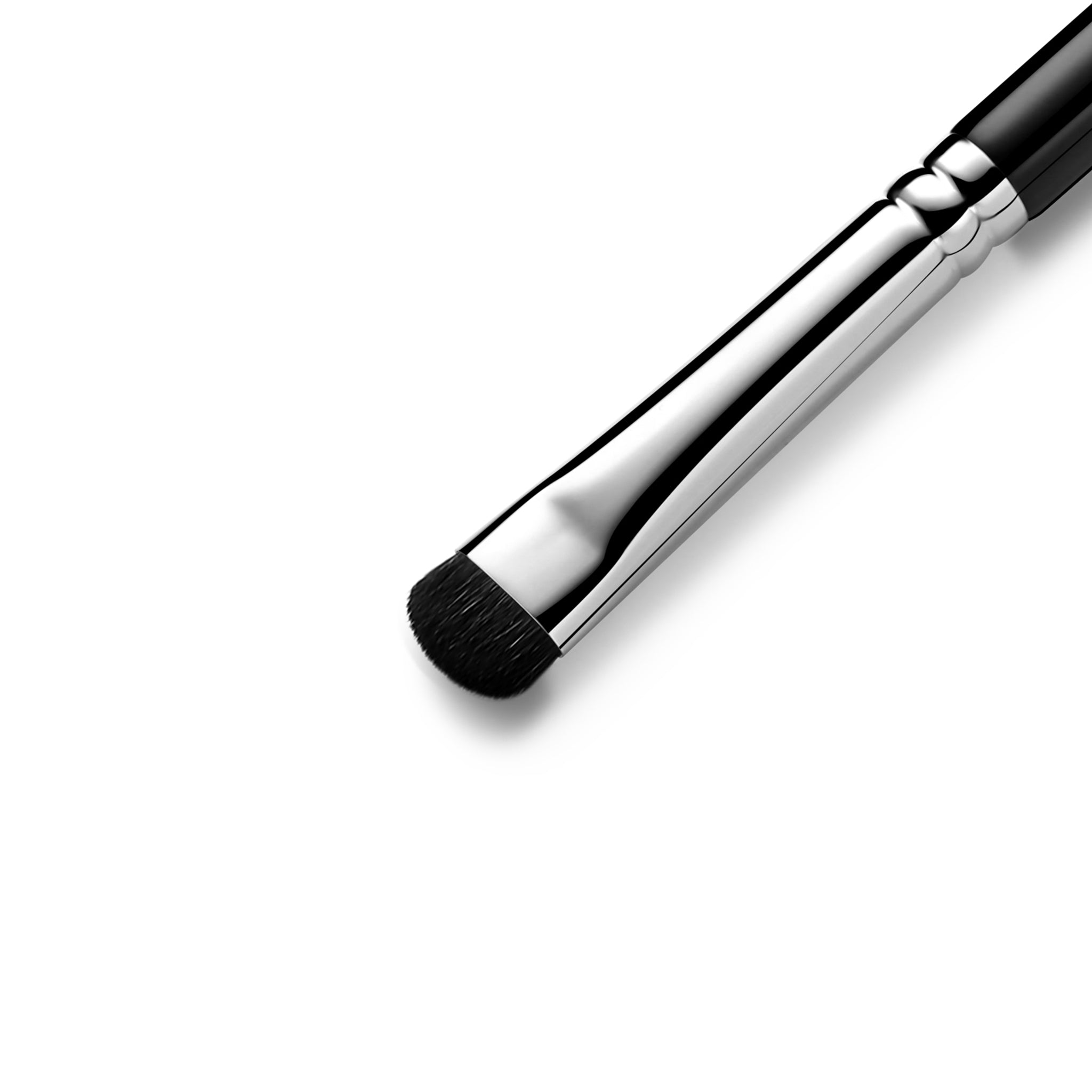 E806 SHORT SHADER BRUSH