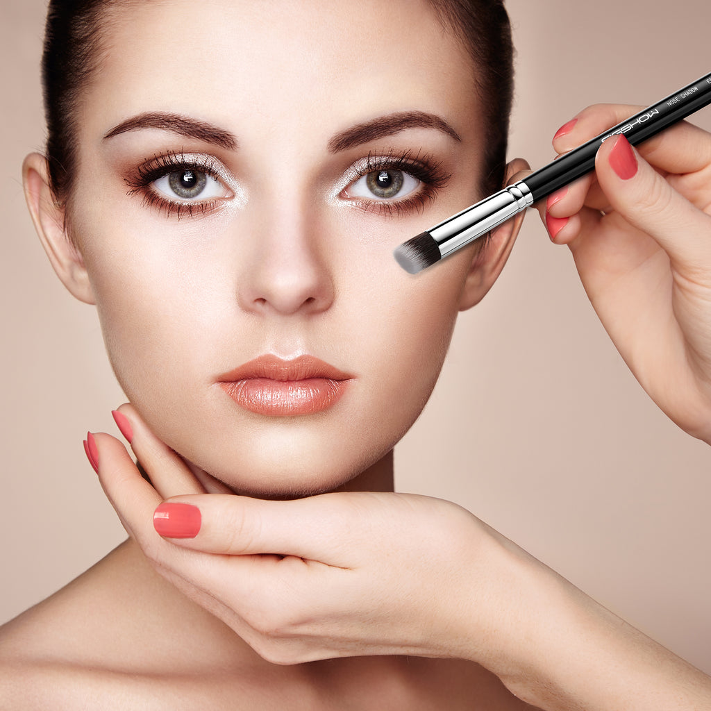 E822 - NOSE SHADOW BRUSH