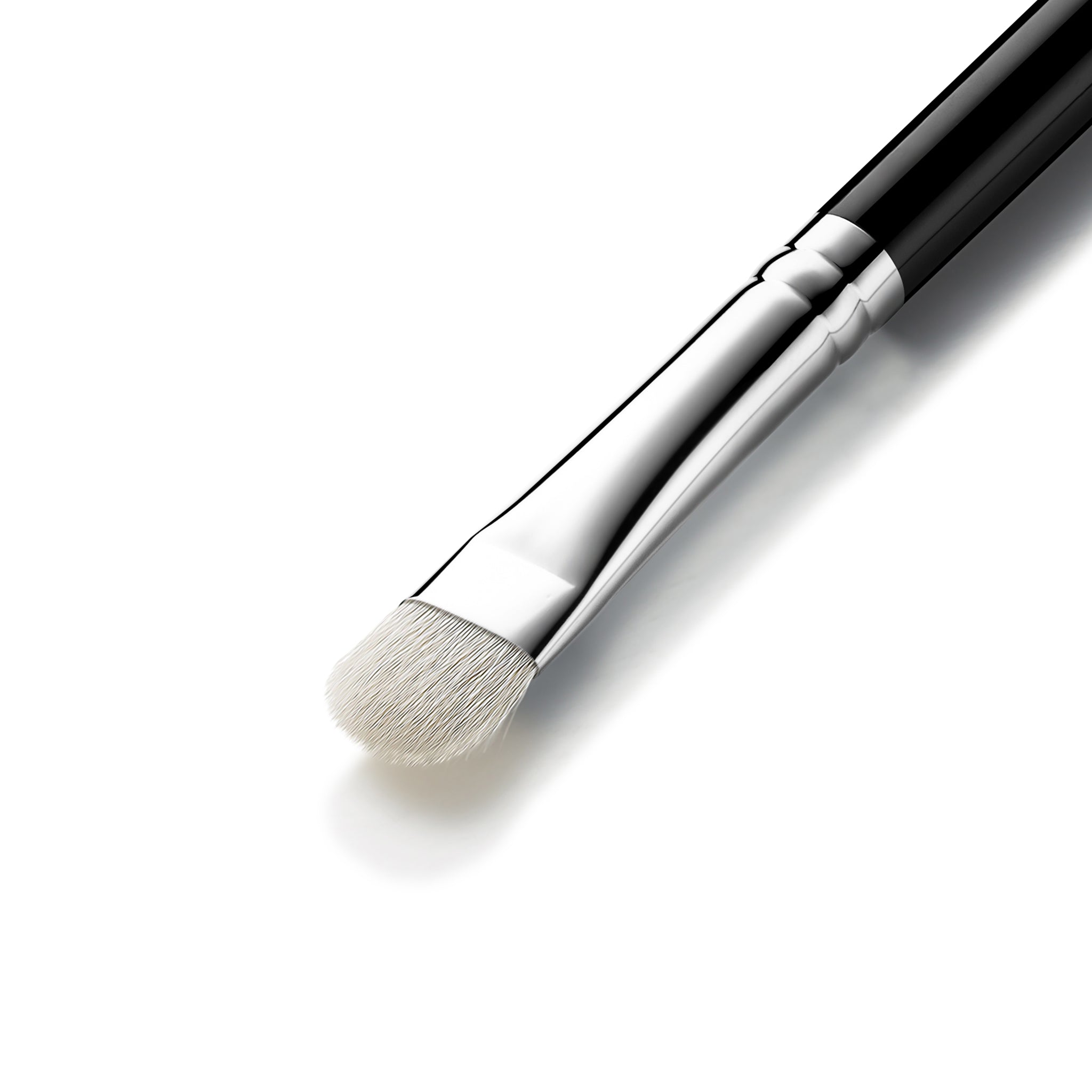 E831 - Eyeshadow Brush