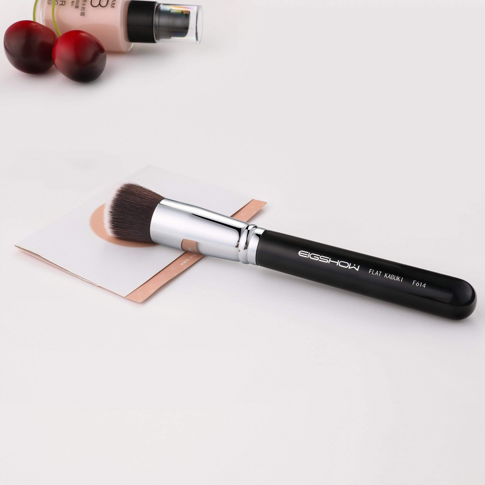 F614 - FLAT KABUKI BRUSH