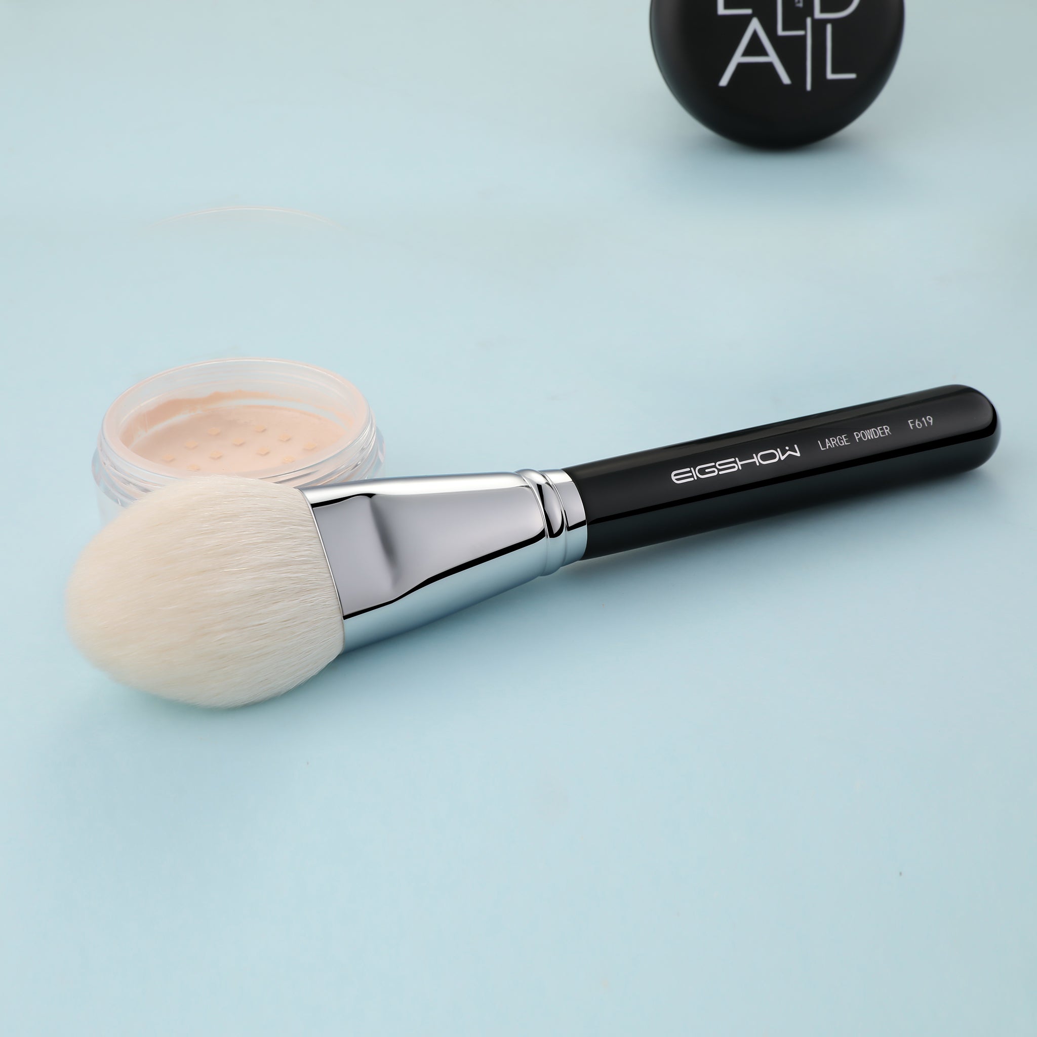 F619 - Large Powder Brush