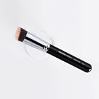 F624 - Angled Foundation Brush
