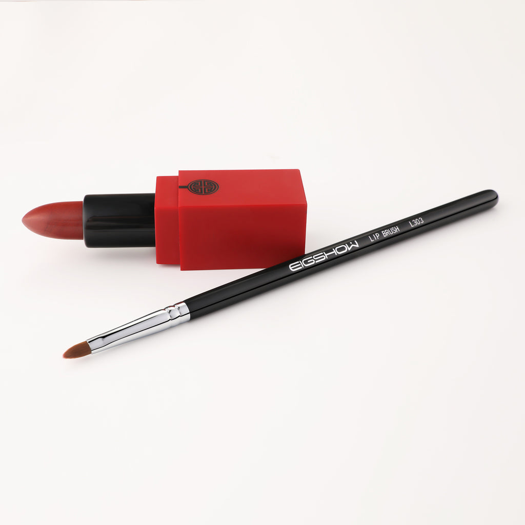 L303 - LIP BRUSH