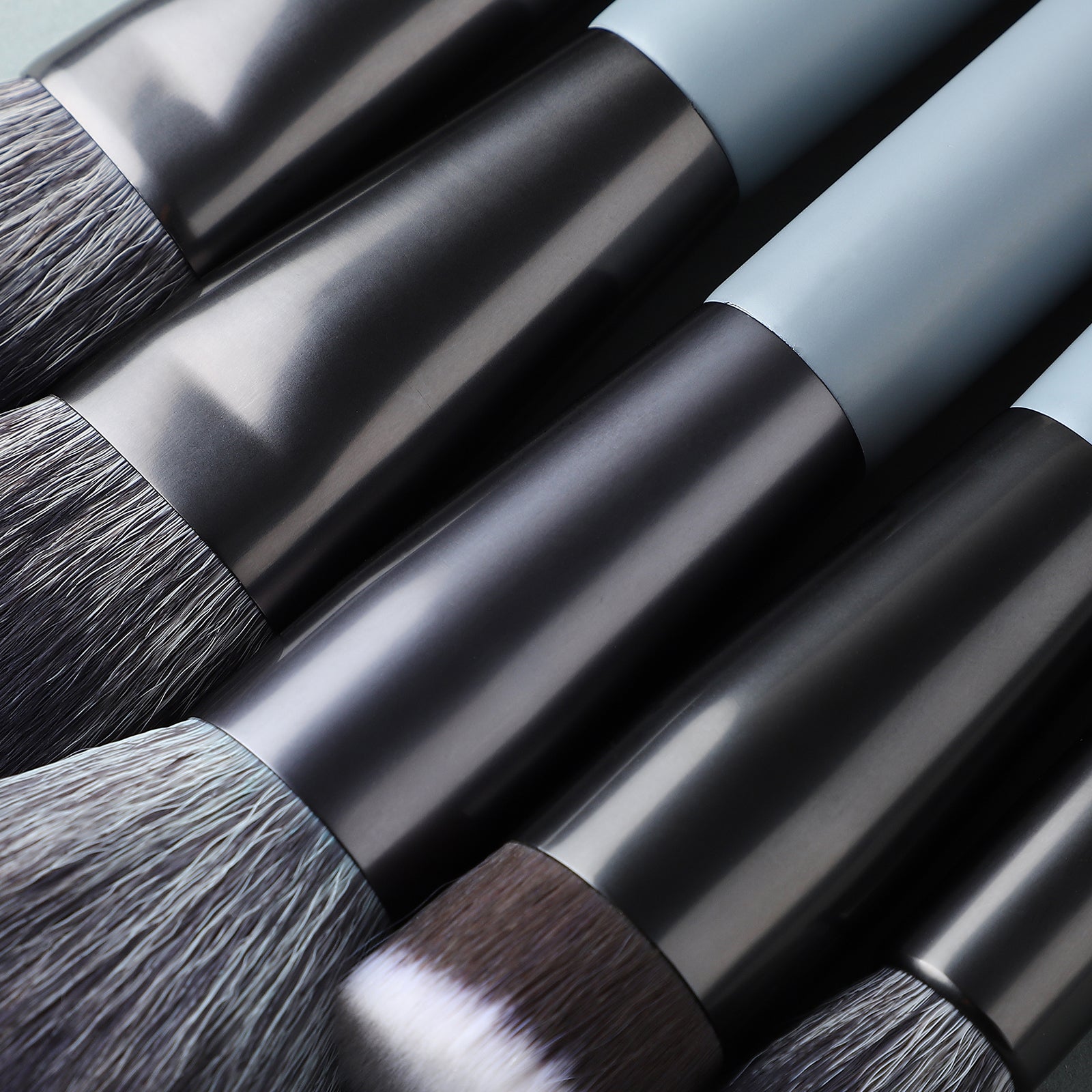 Jade Series – 15pcs Makeup Brush Kit – Agate Grey