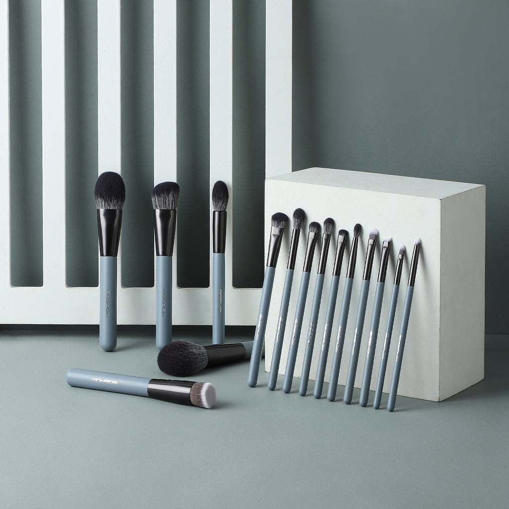 Jade Series – 15pcs Makeup Brush Kit – Agate Grey