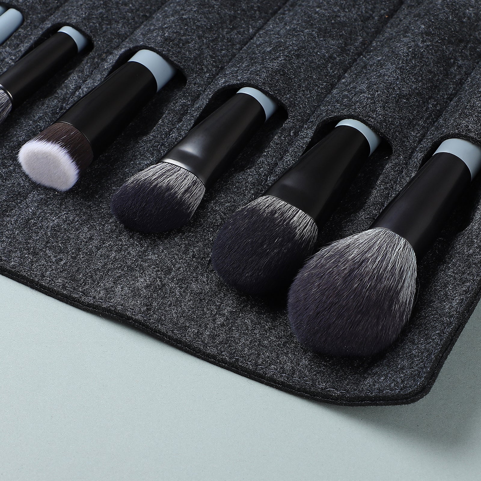 Jade Series – 15pcs Makeup Brush Kit – Agate Grey