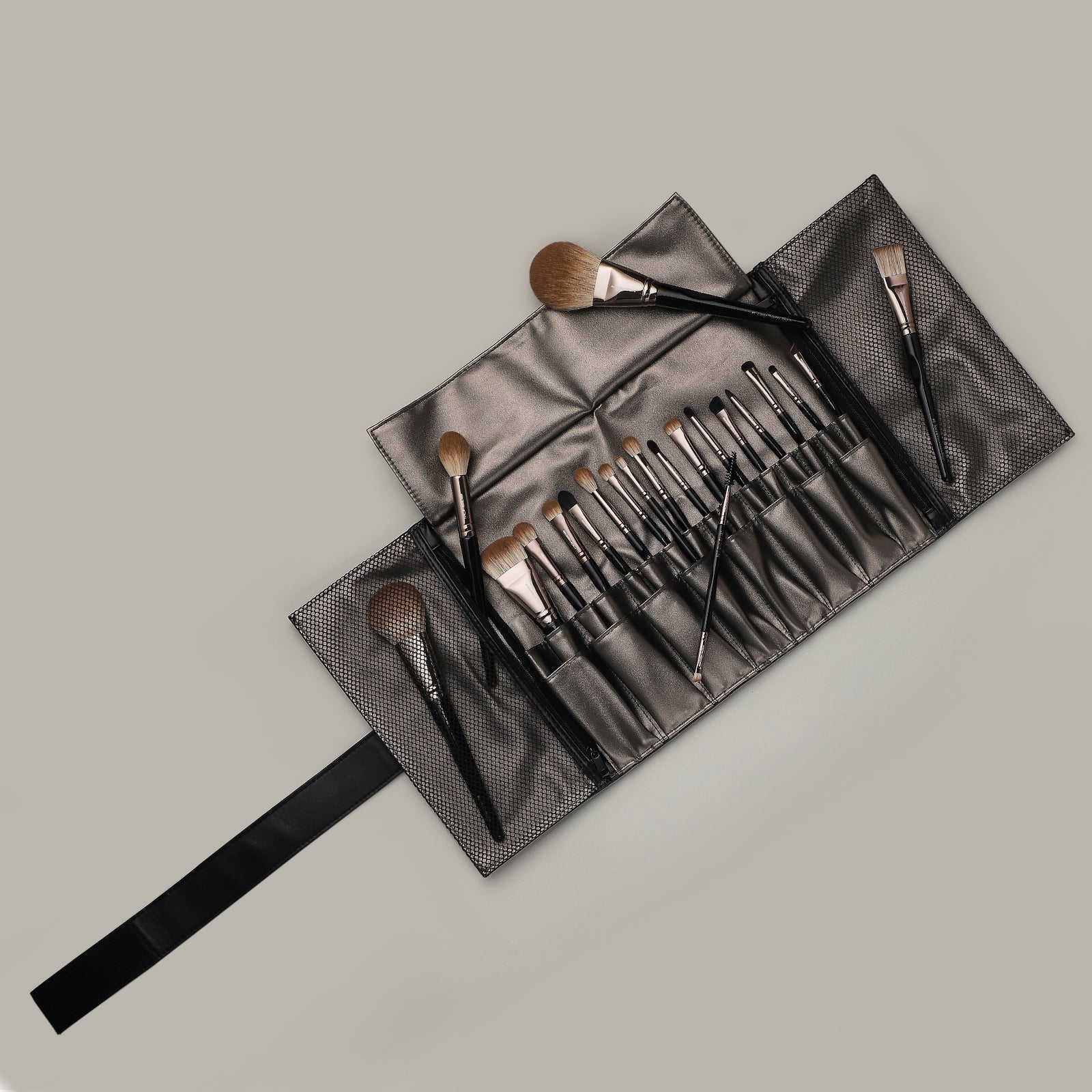 Black Swan Series - 21pcs Professional Makeup Brush Set