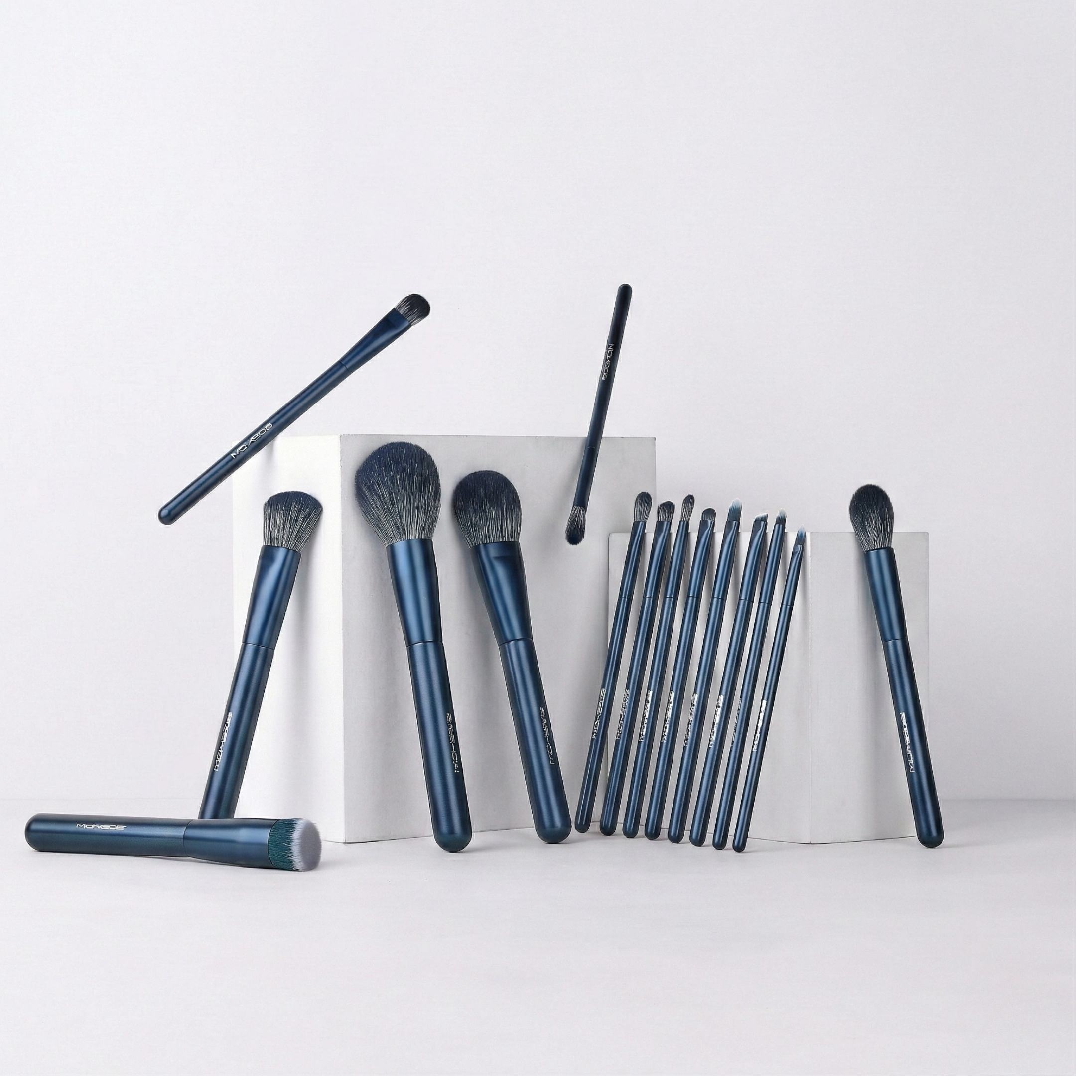 Jade Series – 15pcs Makeup Brush Kit – Tourmaline Blue